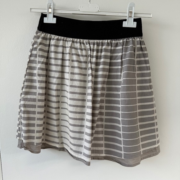 Club Monaco silk blend mini skirt - Picture 1 of 2